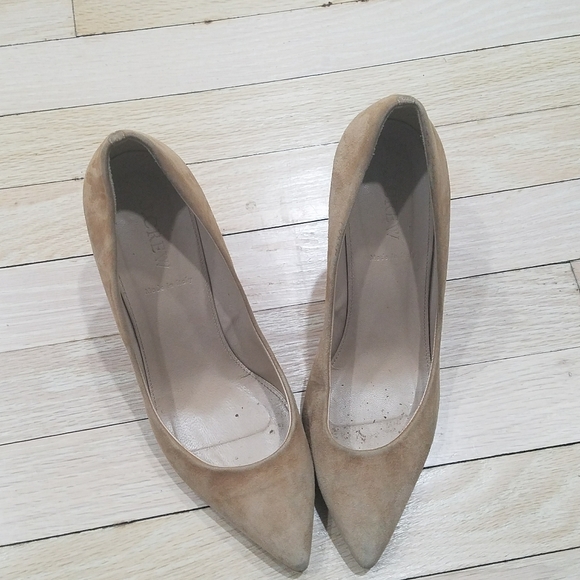 J Crew made in Italy suede heels - Picture 4 of 7